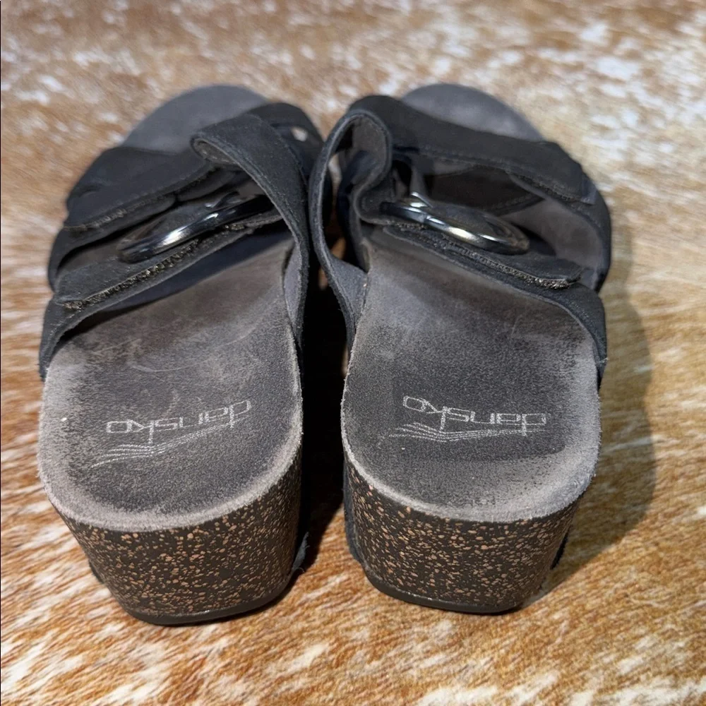Dansko Susie Black Wedge Sandals Nubuck Leather EUC sz EU 37 Slip-On Comfort